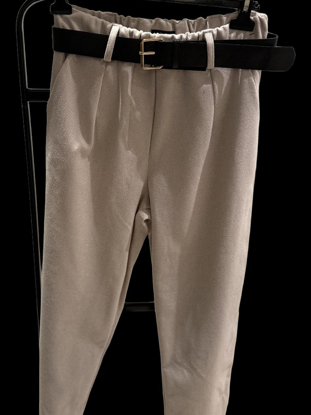 Calças com Cinto – Corte Moderno & Confortável