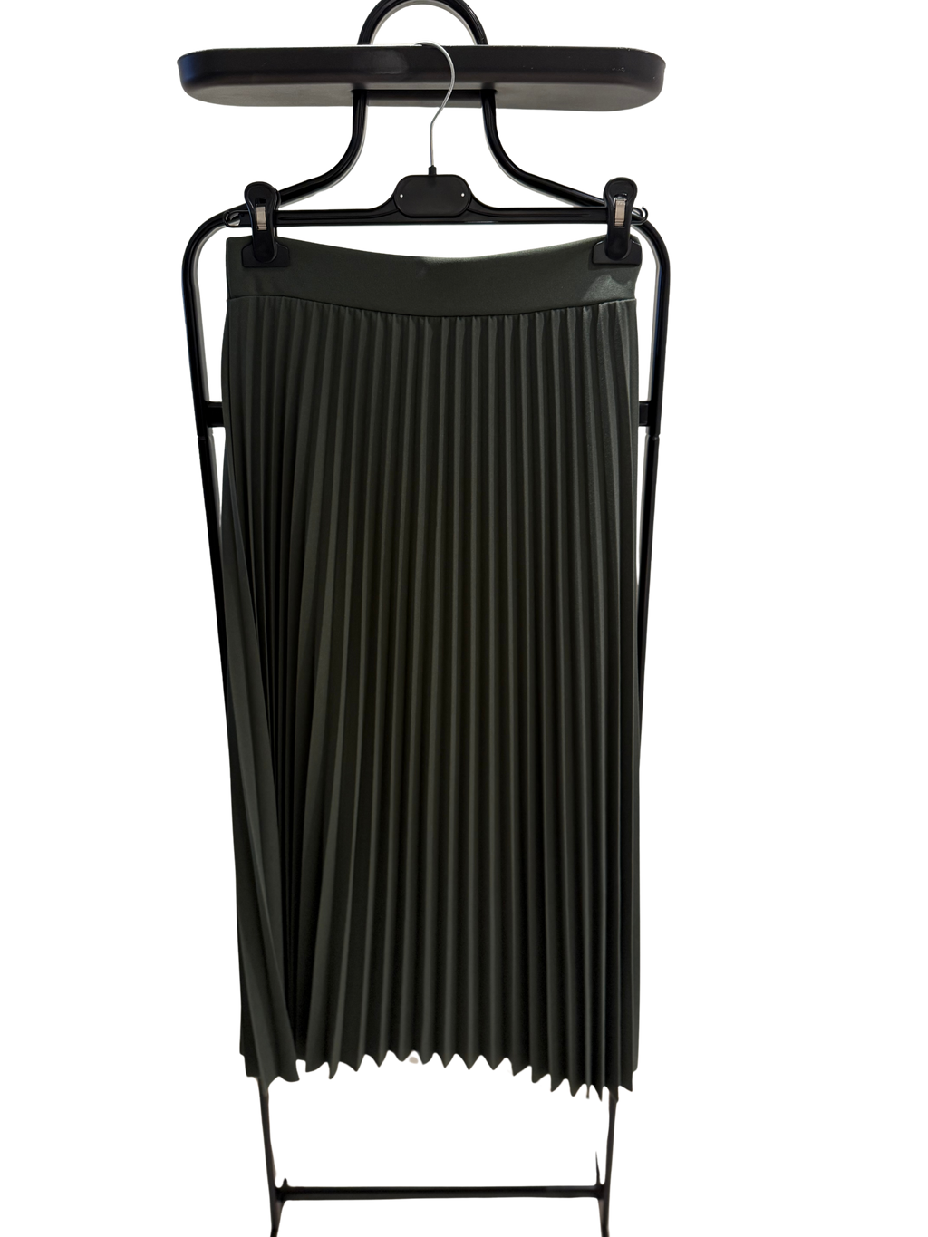 Saia Plissada — Elegância Intemporal