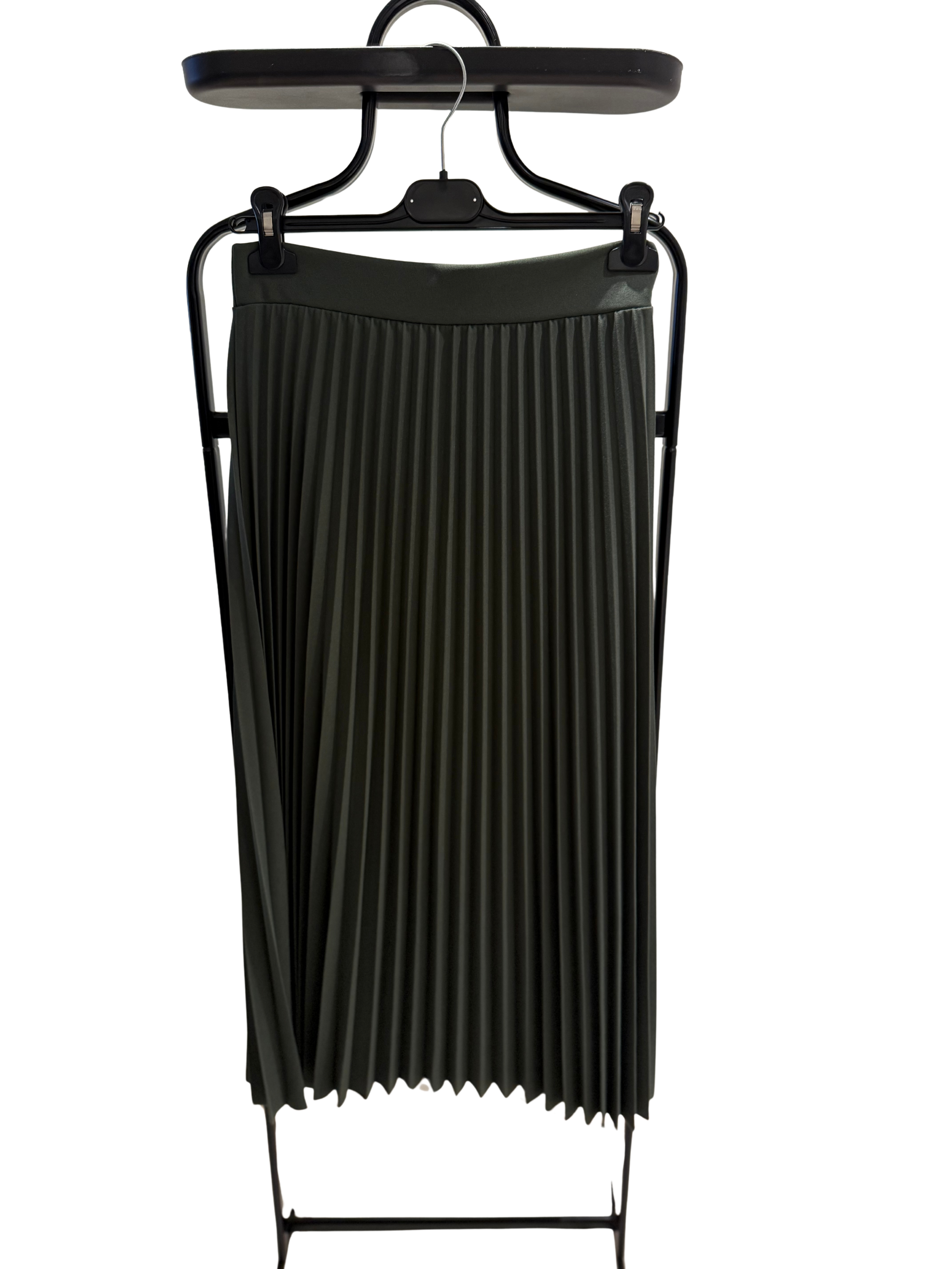 Saia Plissada — Elegância Intemporal