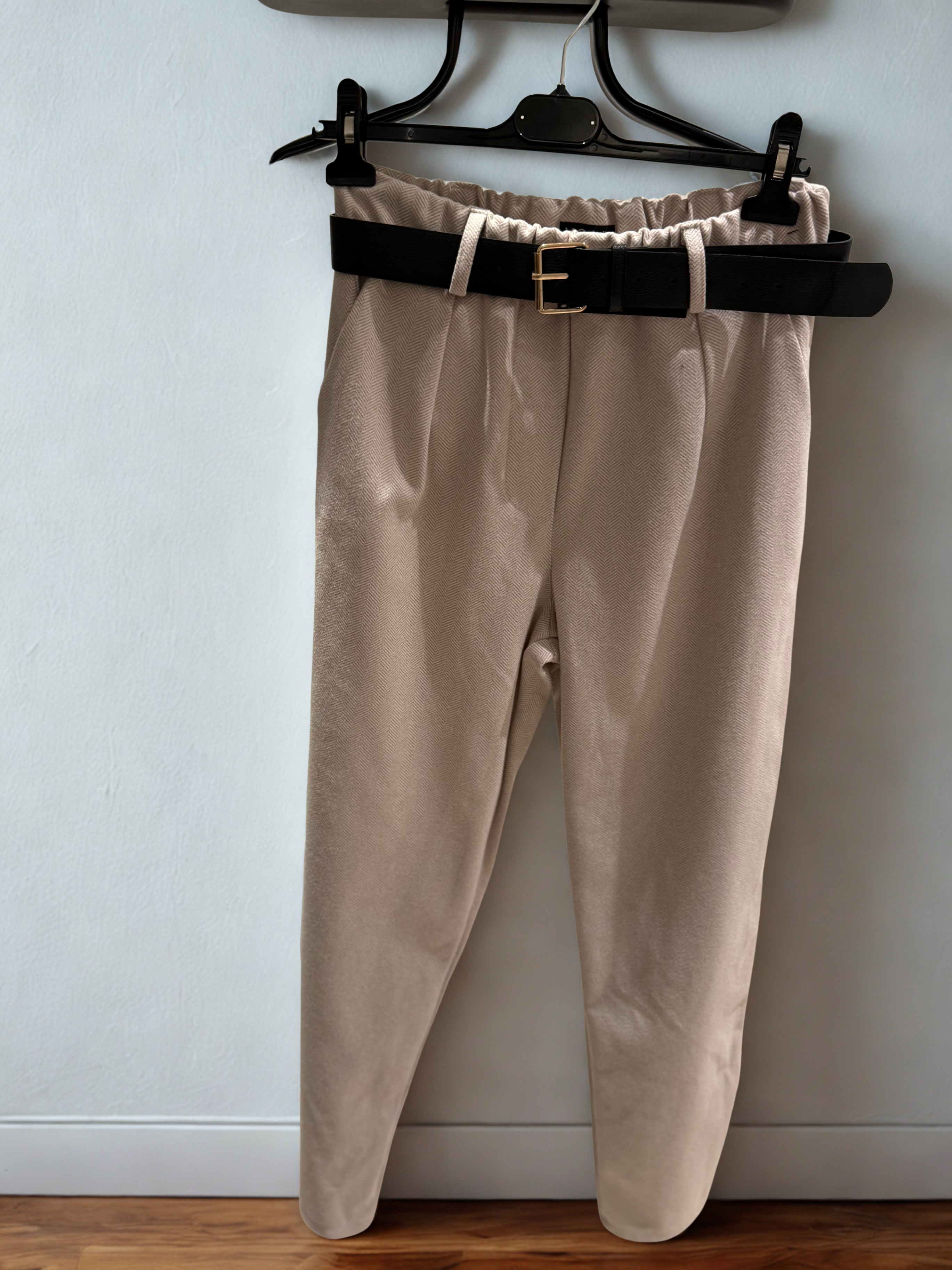 Calças com Cinto – Corte Moderno & Confortável